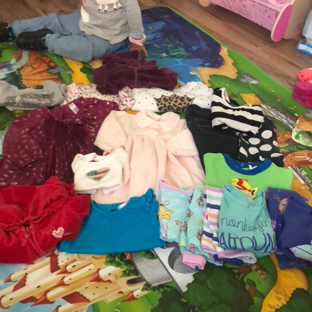 Bundle baby girl 19 items , some 12 m , or 18 m